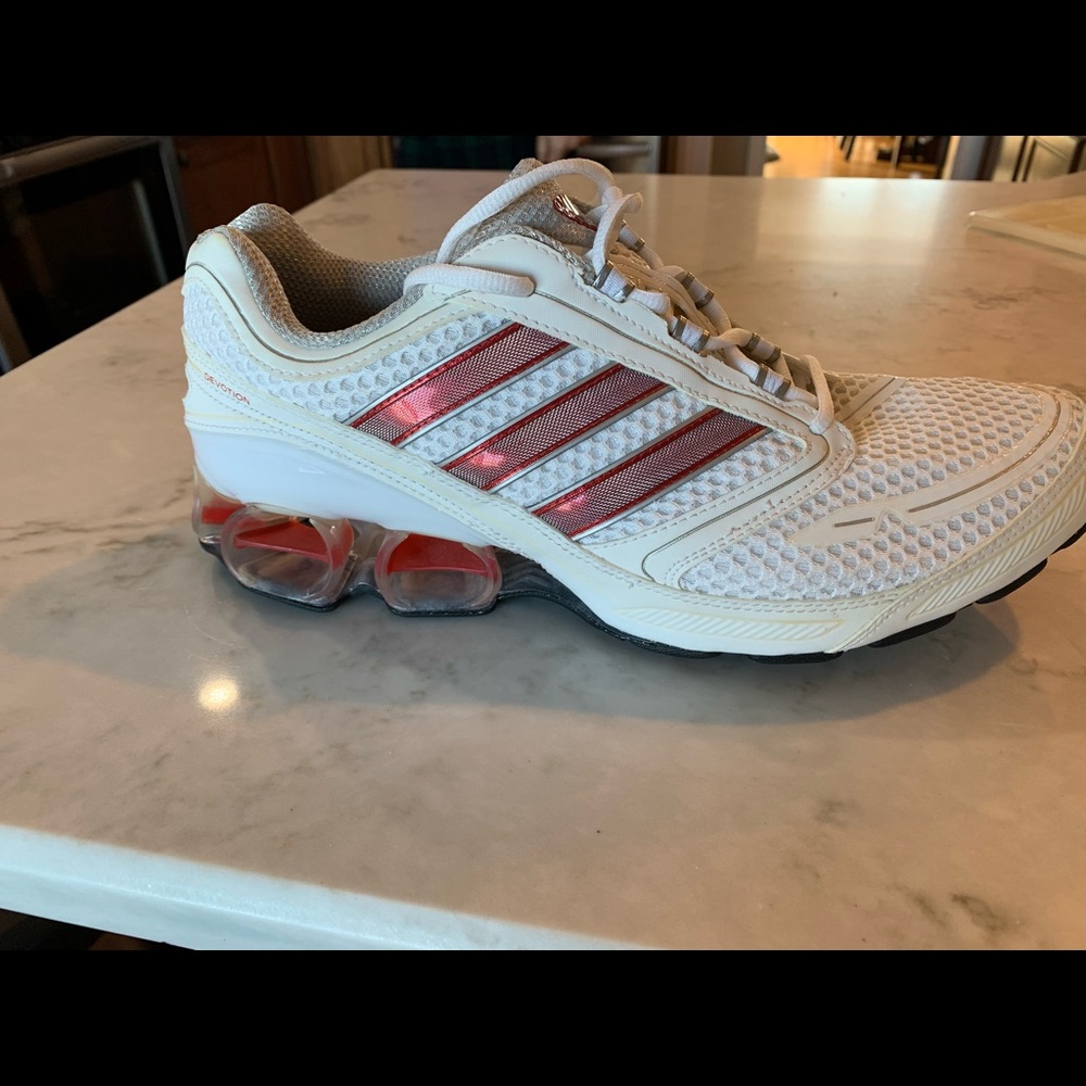 Adidas Devotion Bounce sneakers